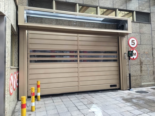 ระยะไกลควบคุม Linear Panel รูปแบบอลูมิเนียมเหล็กสับสน์เร็ว Spiral ประตูคลังสินค้าความปลอดภัย