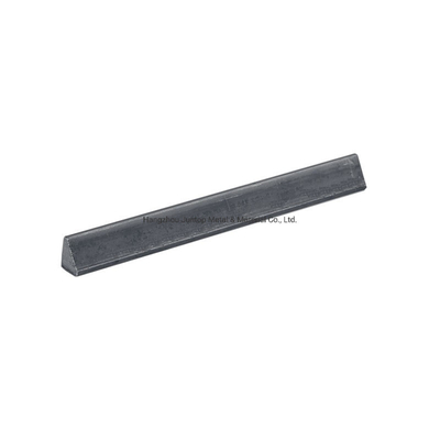 20 มิลลิเมตร Triangle Steel Chamfer สําหรับคอนกรีต Precast ผลิตจาก Q235 Carbon Structural Steel